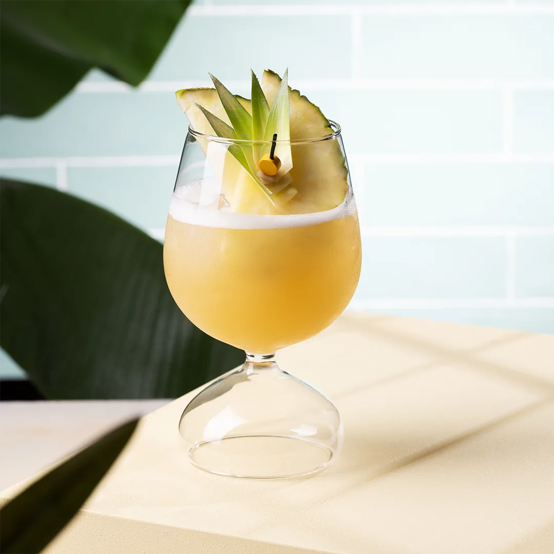 JOHNNIE & COLADA