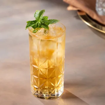 JOHNNIE & ELDERFLOWER